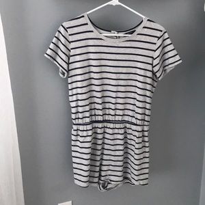 Forever 21 Romper Size L *FITS LIKE A MEDIUM*